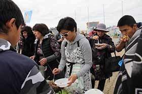 «Хлебосольные горожане» побили рекорд предыдущих праздников и накормили порядка 1,5 тыс. жителей Анадыря