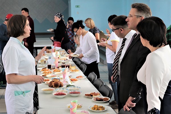 Дегустация блюд школьного пищеблока прошла в Анадыре 