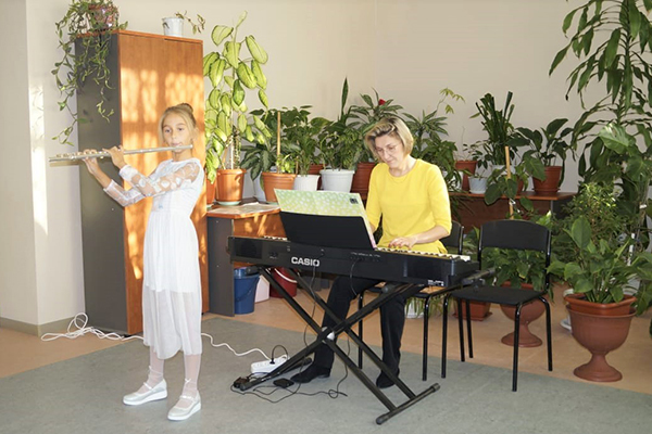 Детская школа искусств организовала концерт