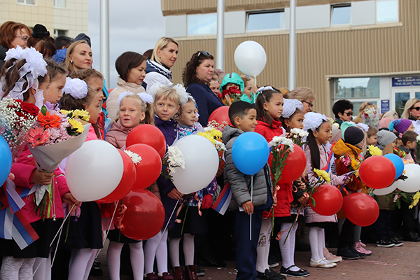 В школах начался приём документов
