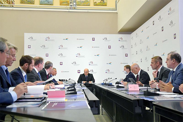 В окружной столице обсудили направления развития региона