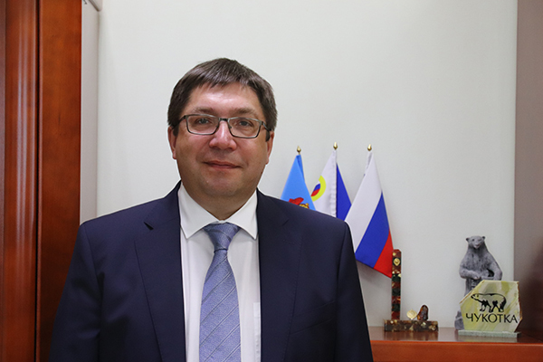 Глава города Леонид Николаев поздравил жителей Анадыря с Днем знаний