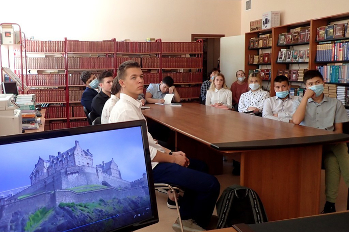 Познавательный игровой час «День европейской культуры» прошел в библиотеке им. Тана-Богораза