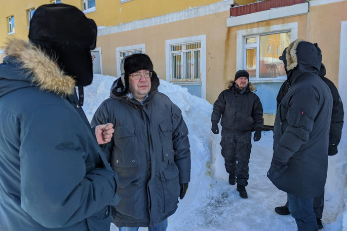 Градоначальник провел осмотр дворовых территорий