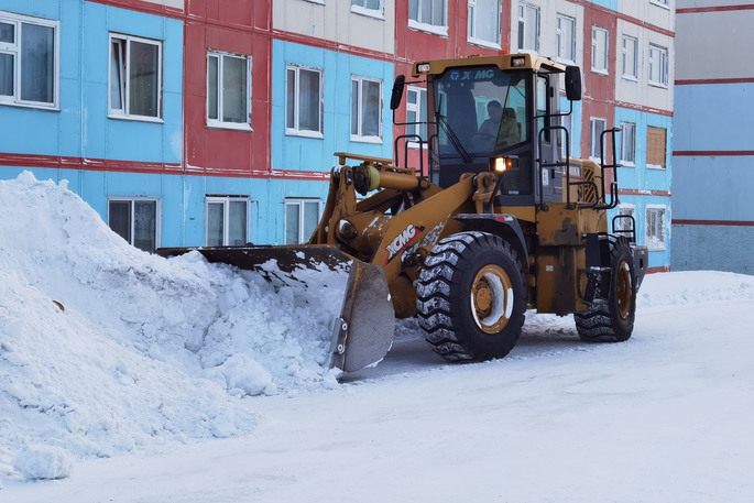 Два двора окружной столицы очистят от снега