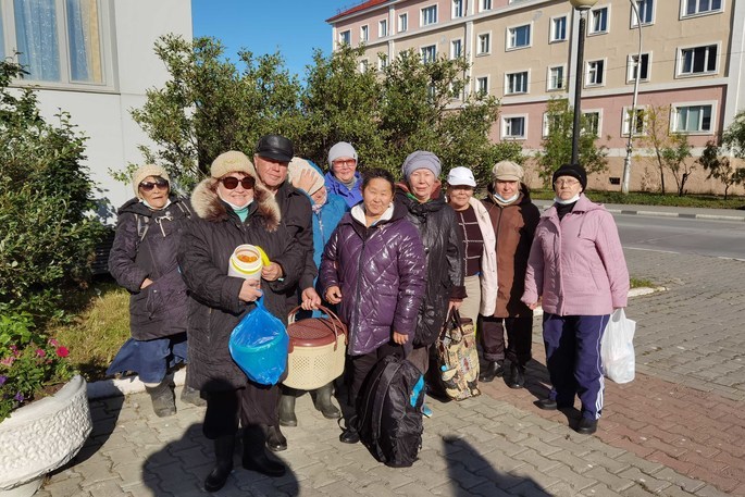 Администрация Анадыря организовала очередную поездку за дикоросами для пенсионеров