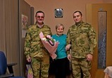 В Дни воинской славы чукотские росгвардейцы навестили ветерана Миланью Селиванову