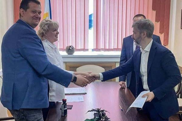 Владислав Кузнецов представил документы для регистрации на губернаторских выборах 