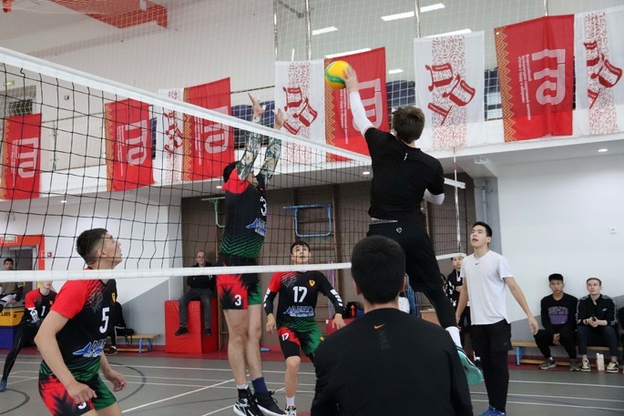 В Анадыре стартовало открытое первенство по волейболу среди мужских команд