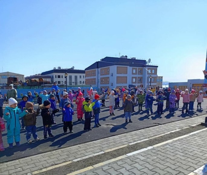 🌞 В детском саду «Сказка» прошла утренняя зарядка на свежем воздухе!
