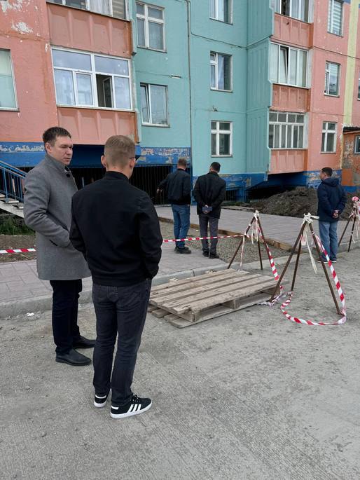 🔎Глава Анадыря Сергей Спицын провел выездной мониторинг дворовых территорий!
