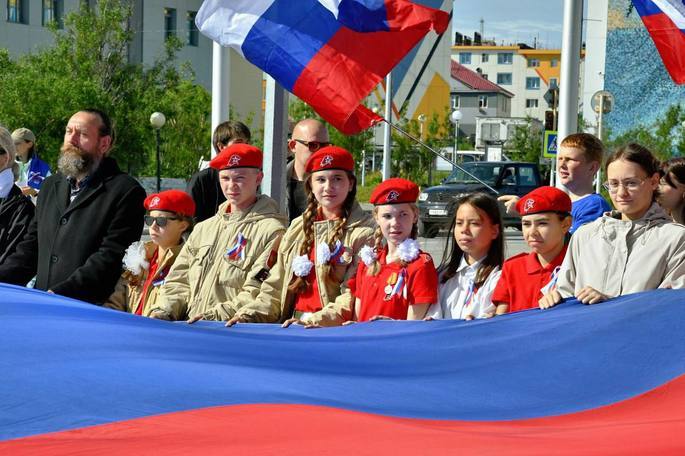 🇷🇺 Сегодня Анадырь отпраздновал День Государственного флага Российской Федерации!