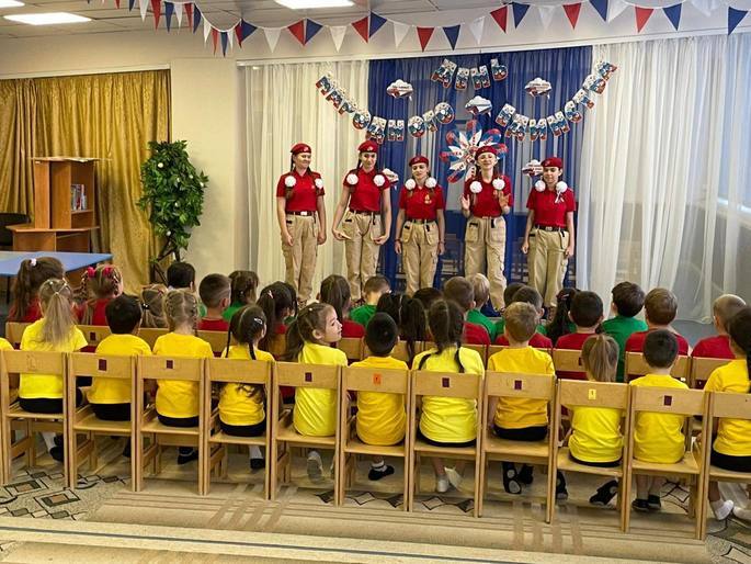 🎉 Анадырь отпраздновал День народного единства: Как отметили в наших детских садах и школах! 