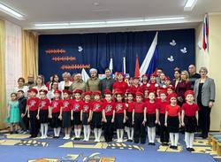 27 ноября в детском саду «Сказка» прошла торжественная церемония посвящения детей подготовительных групп в кандидаты движения «Юнармия».